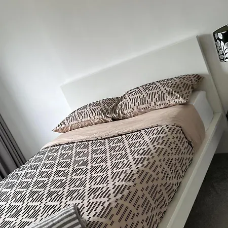 Albert Bridge Spacious Double Room